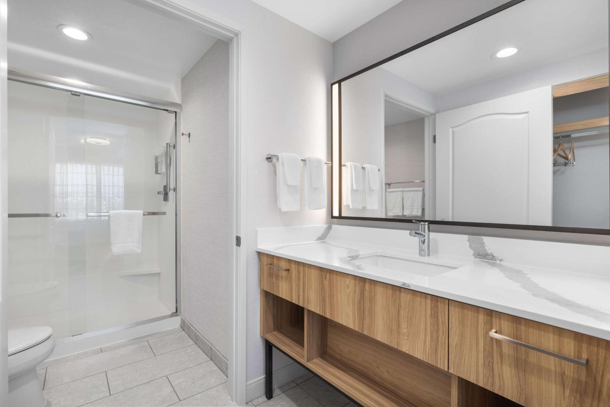 Hotel Homewood By Hilton Airport-liberty Station 3*