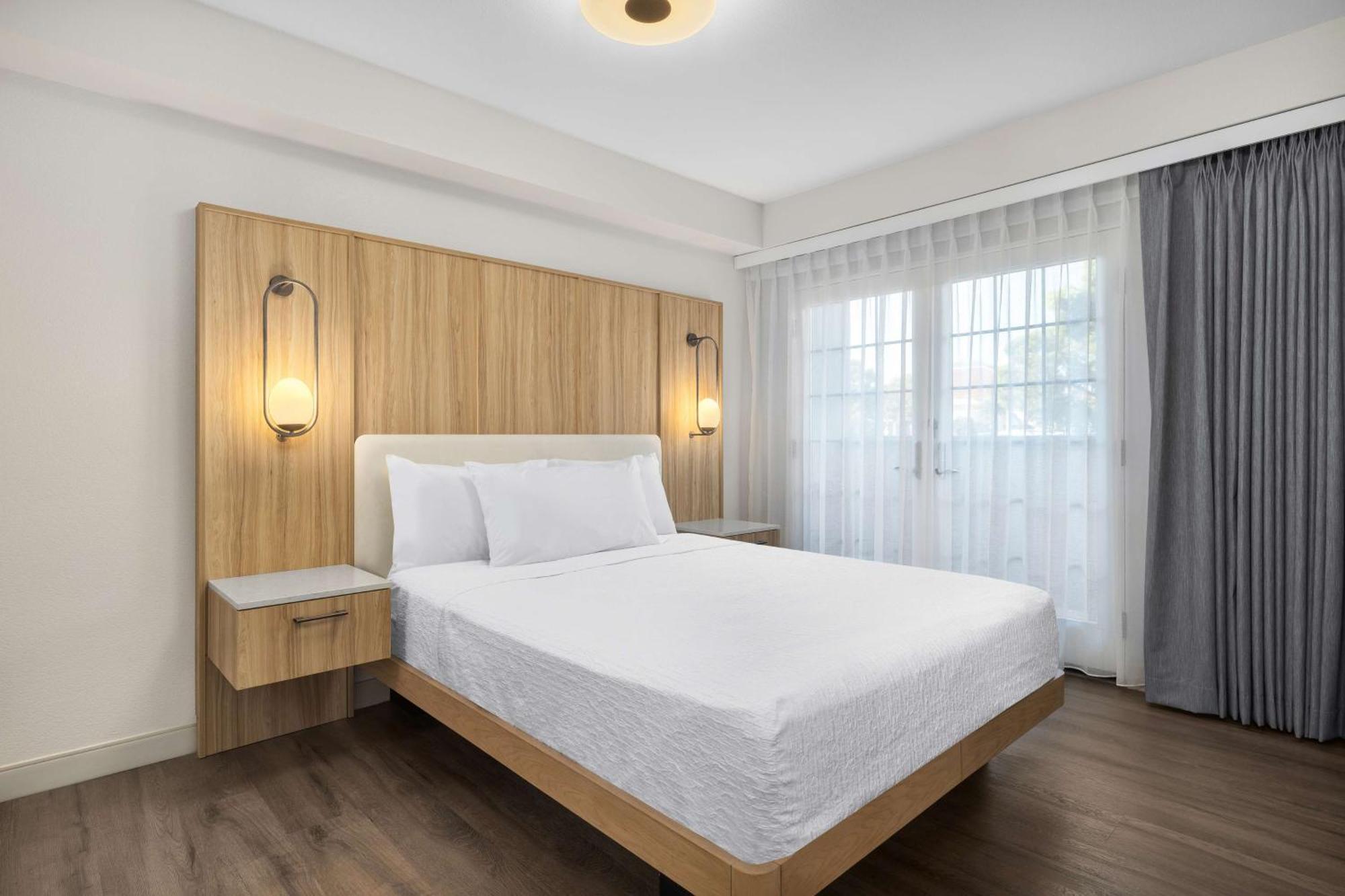 Homewood By Hilton Airport-liberty Station 3*