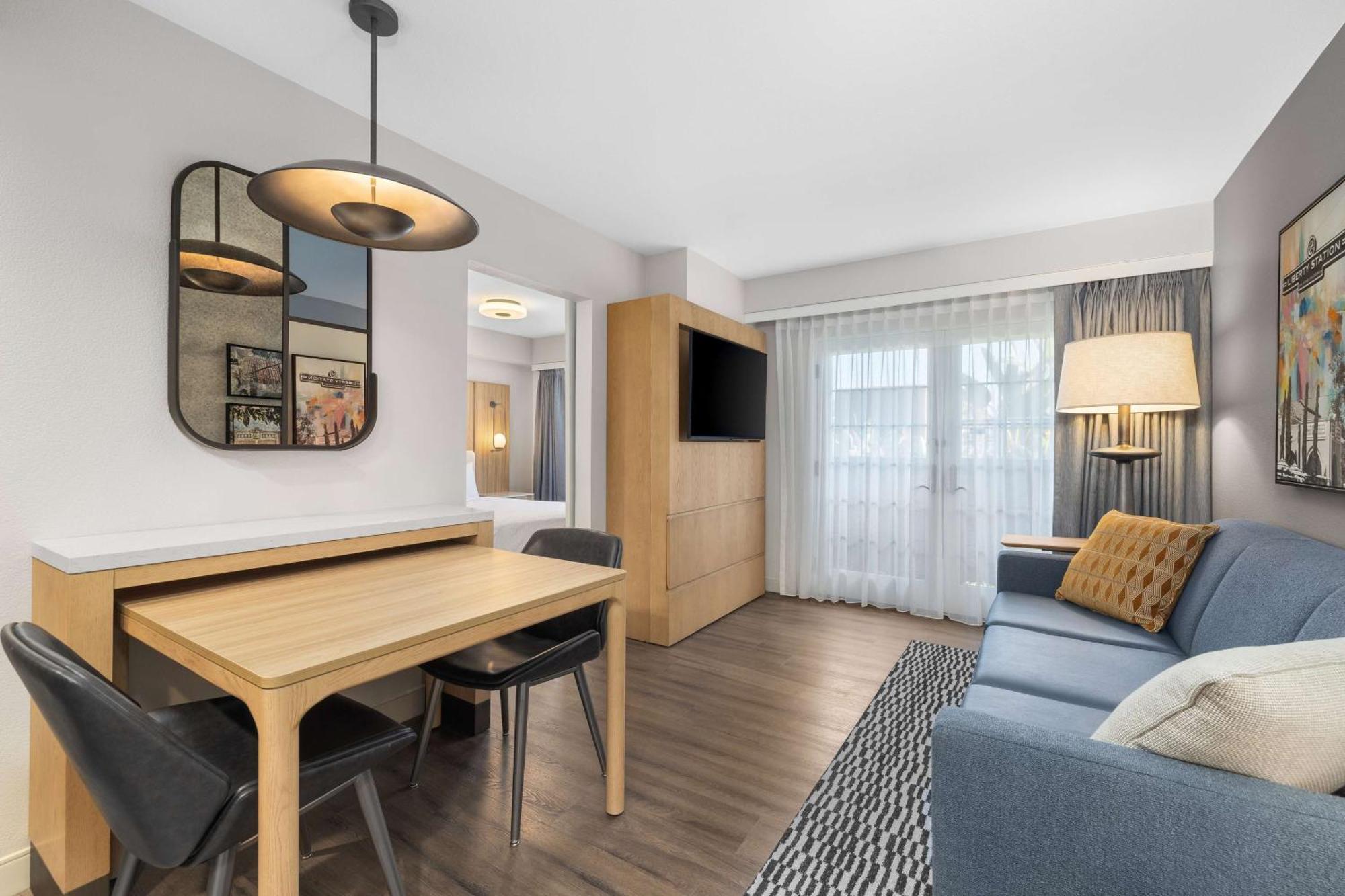 Homewood By Hilton Airport-liberty Station Hotel 3*