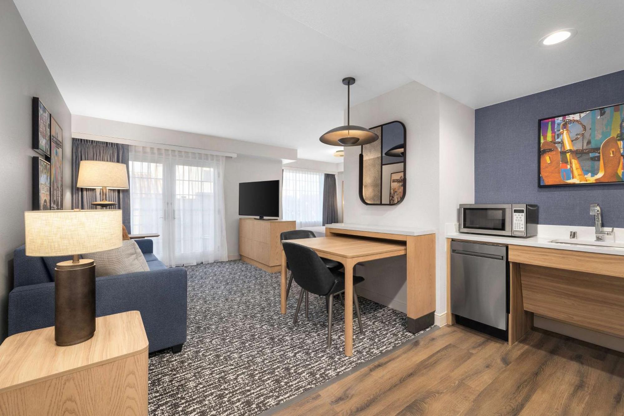 Homewood By Hilton Airport-liberty Station 3*