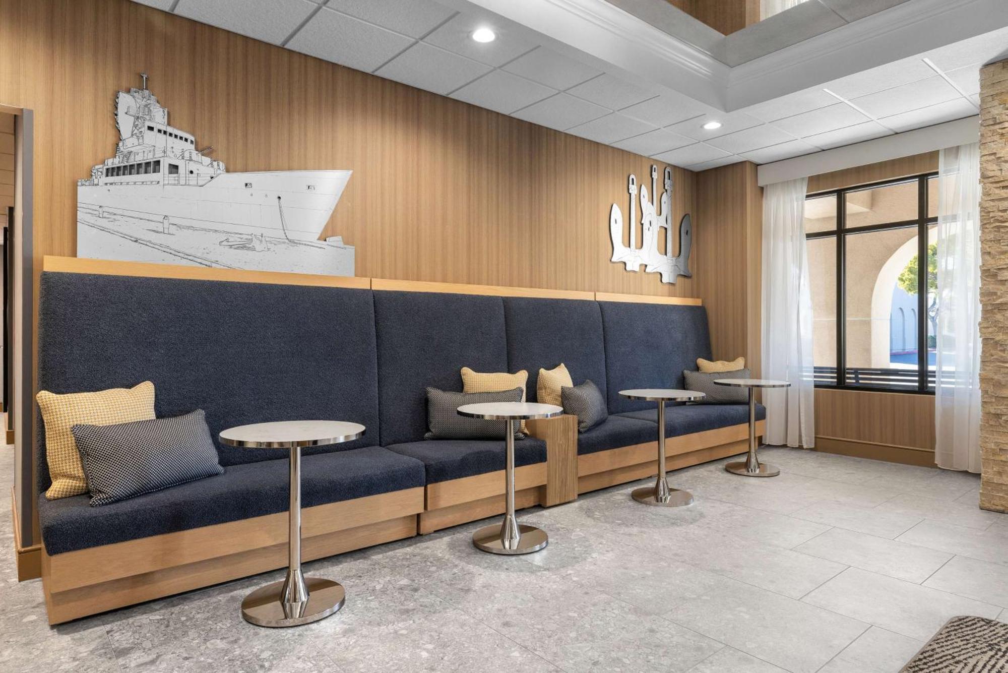 Hotel Homewood By Hilton Airport-liberty Station 3*