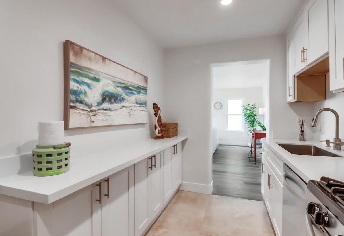 Oceanview Hilltop Apartment