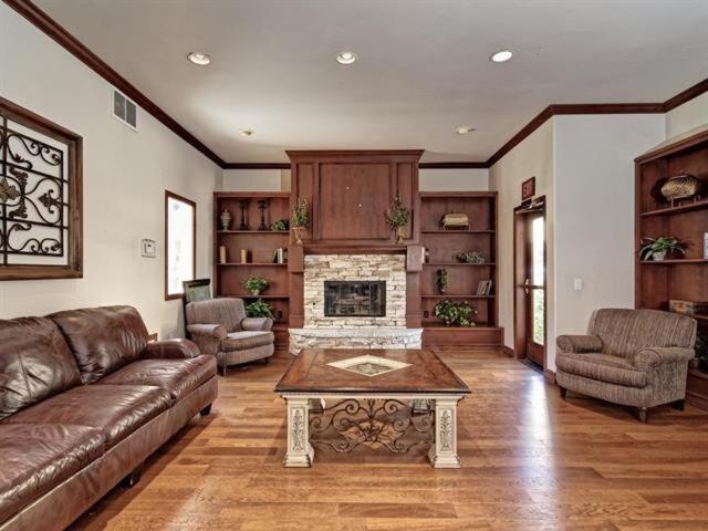 Venetian Vacation La Jolla One Bedroom Luxury Furnished Near And Utc Mall