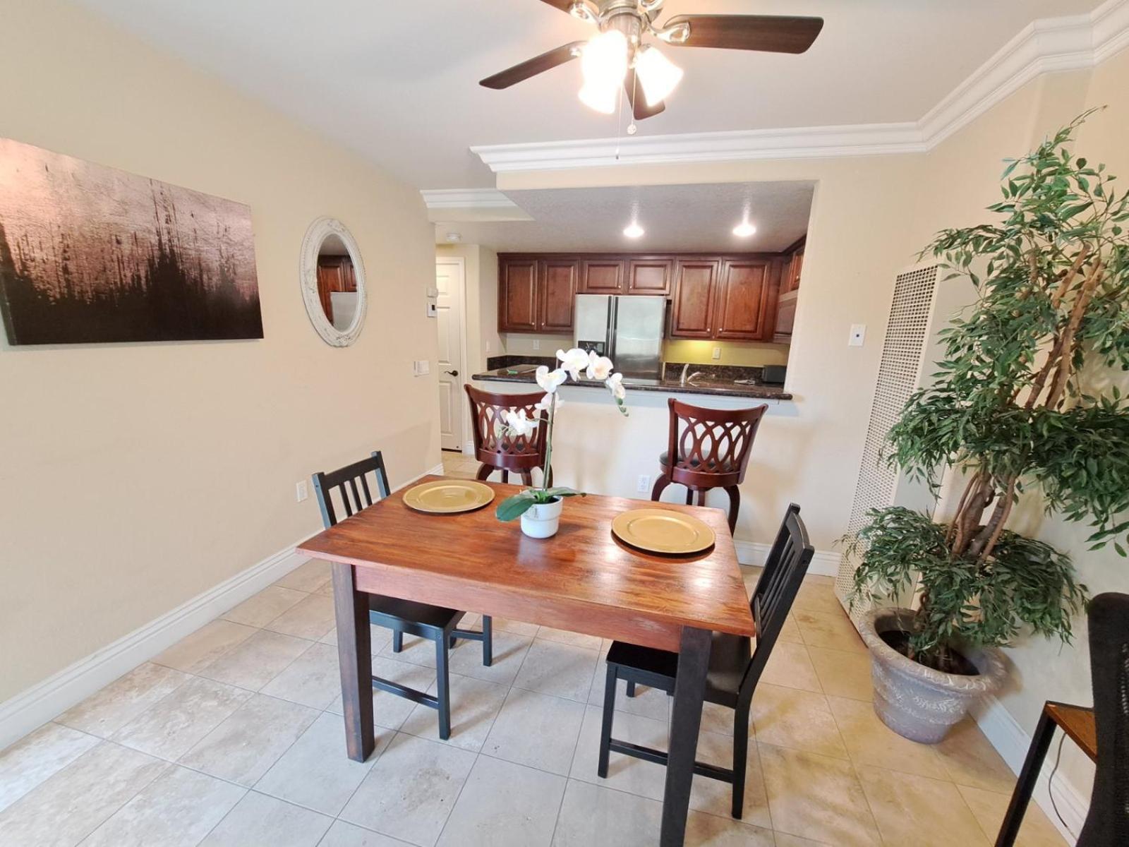 Apartment Venetian Vacation La Jolla One Bedroom Luxury Furnished Near And Utc Mall San Diego
