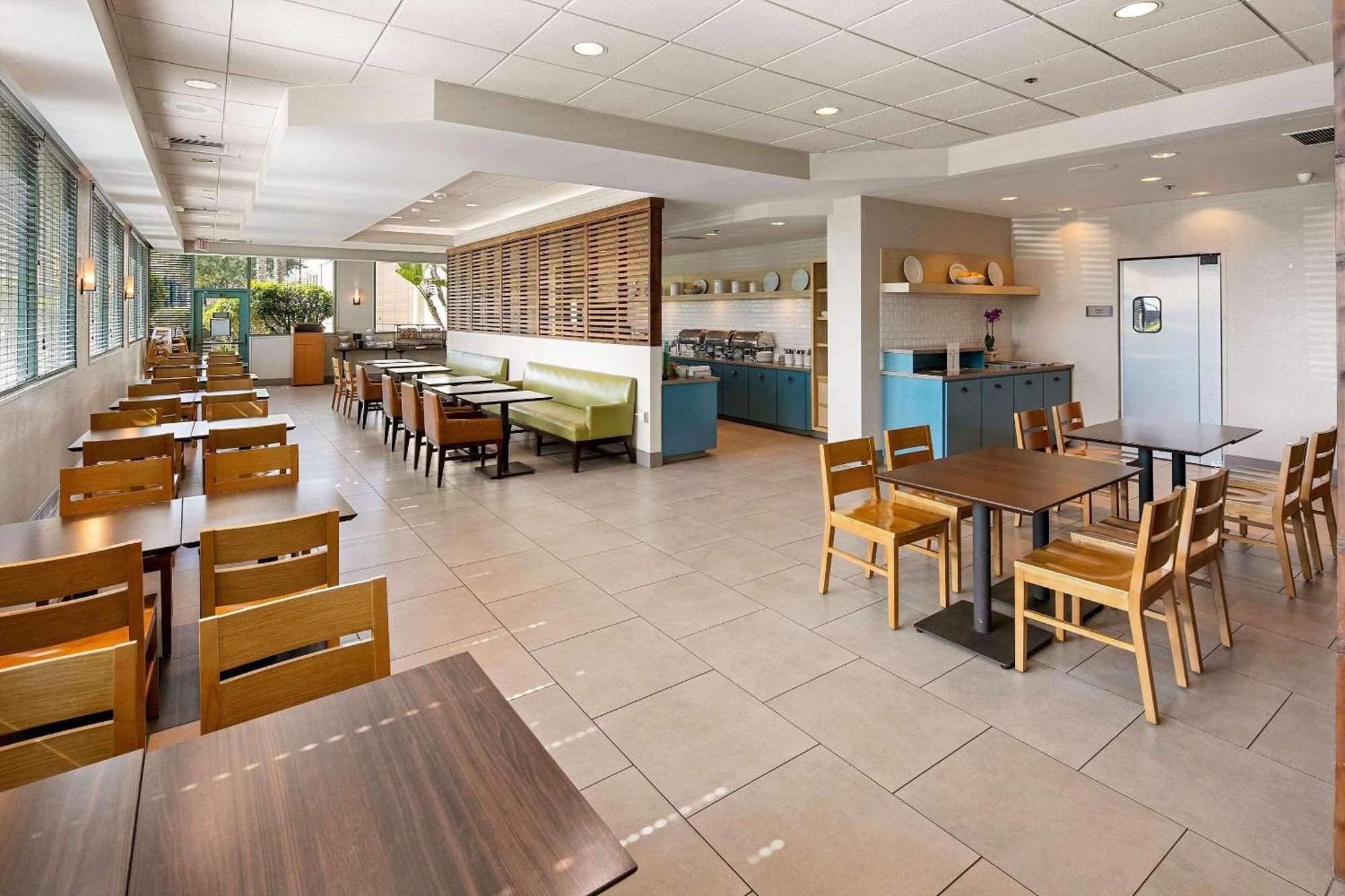 Hotel Country & By Radisson, North, Ca