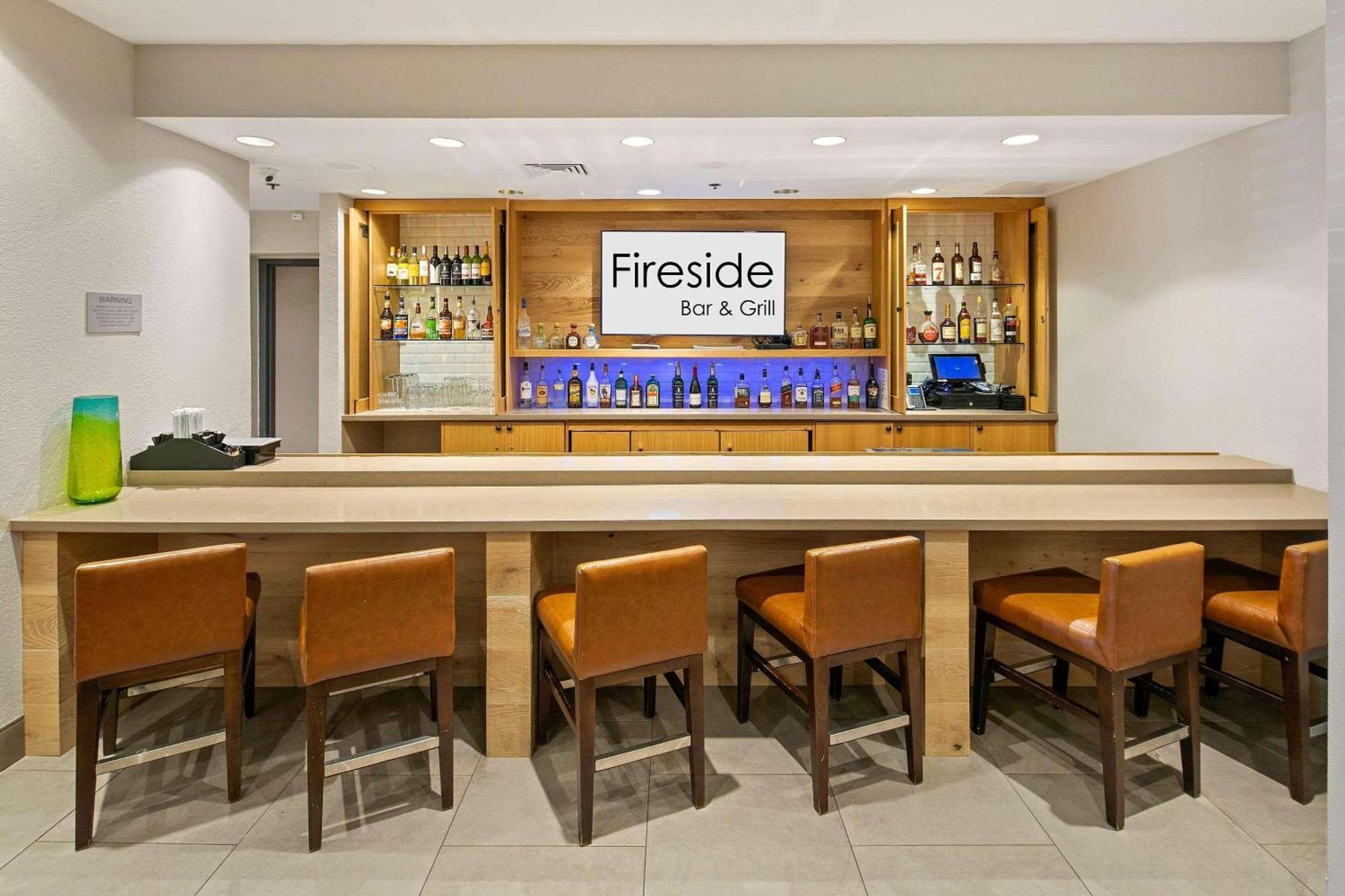 Country & By Radisson, North, Ca Hotel 3*