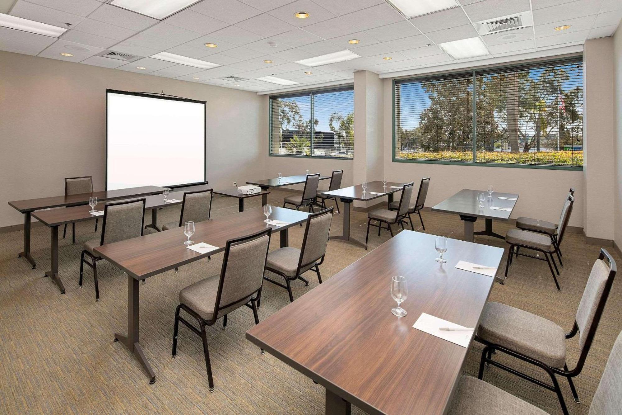Country & By Radisson, North, Ca 3* San Diego
