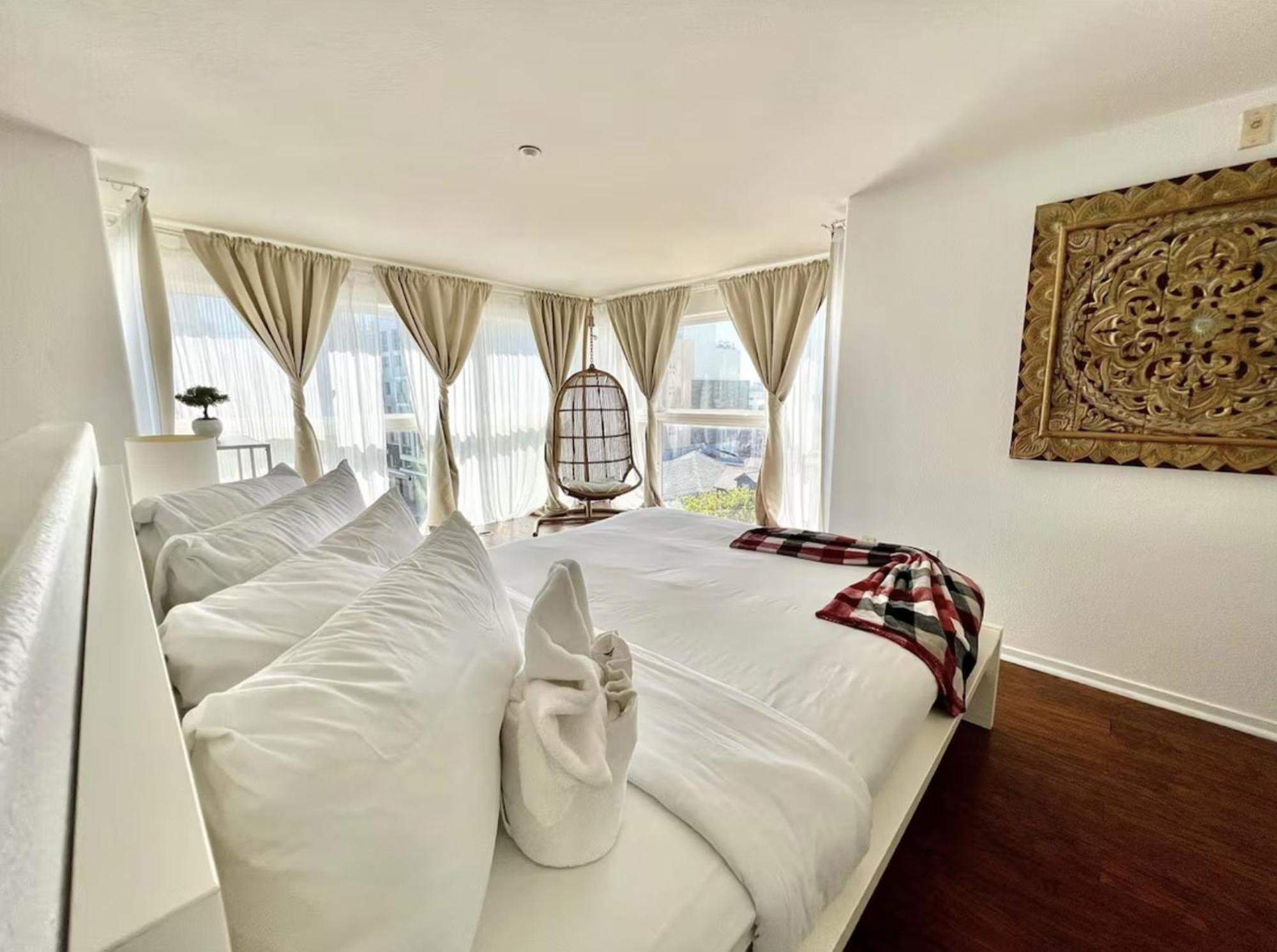 Little Italy Modern Lofts 3*