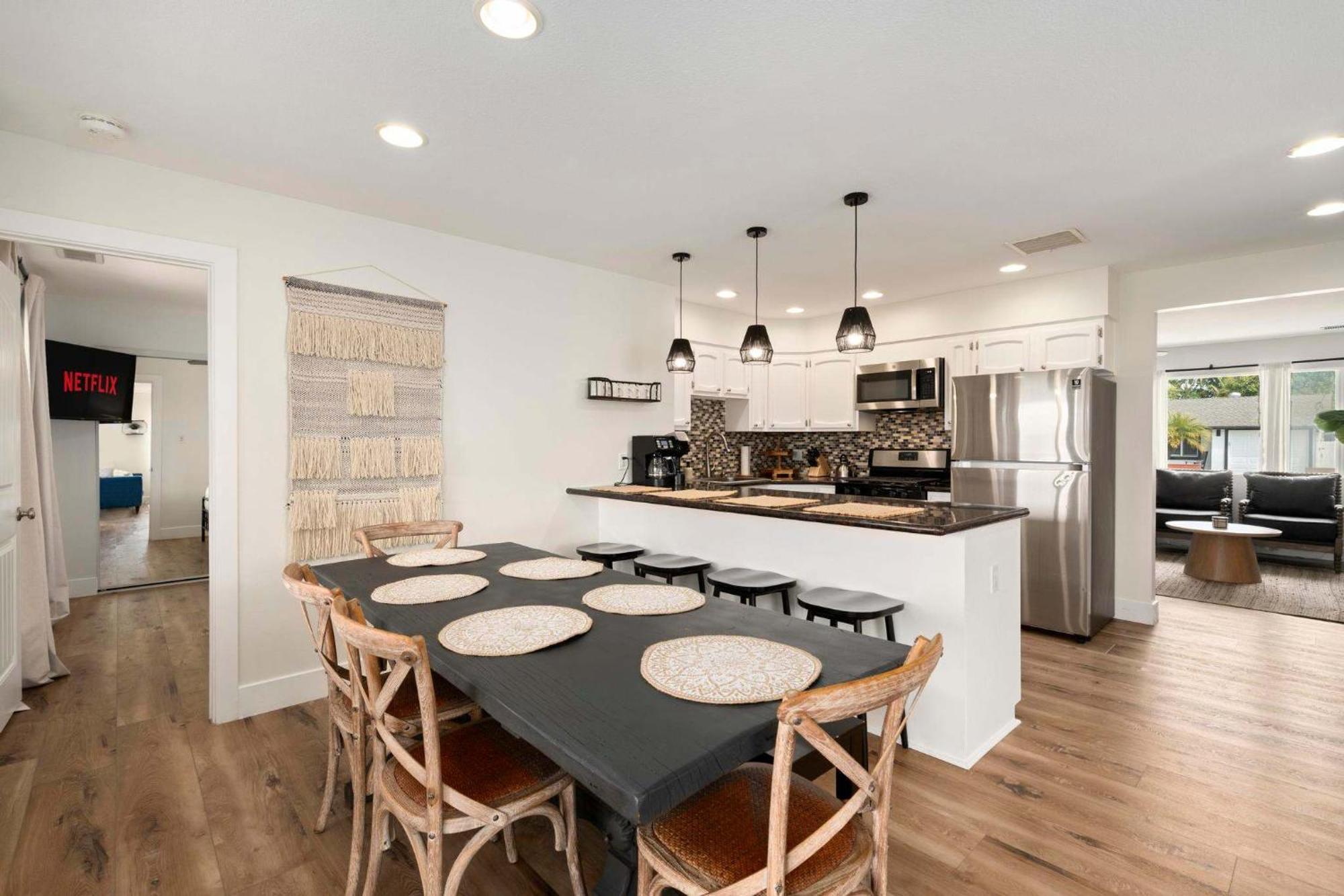 Spacious 4br Outdoor Kitchen Hot Tub & Fun * San Diego