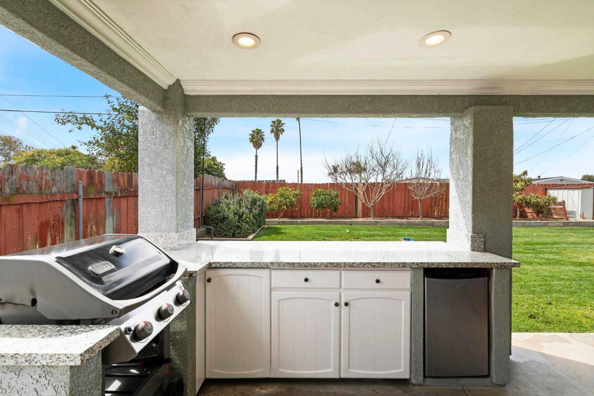 Holiday home Spacious 4br Outdoor Kitchen Hot Tub & Fun *