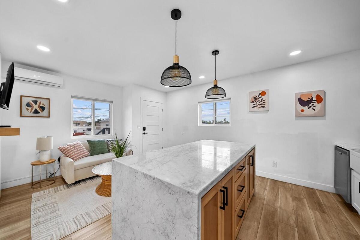 Apartment New! Quaint North Park Haven *