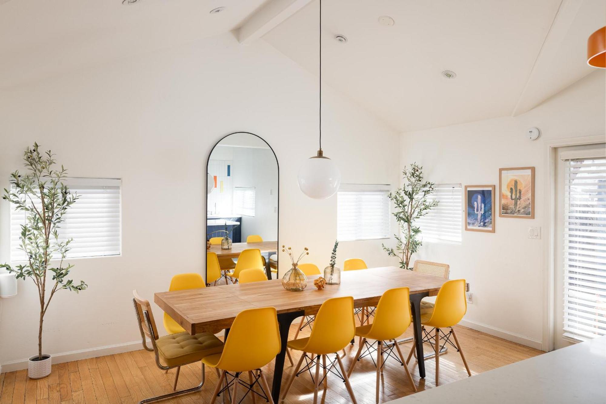 Modern Retro Close To Dt, Zoo, Parking, Hot Tub Holiday home