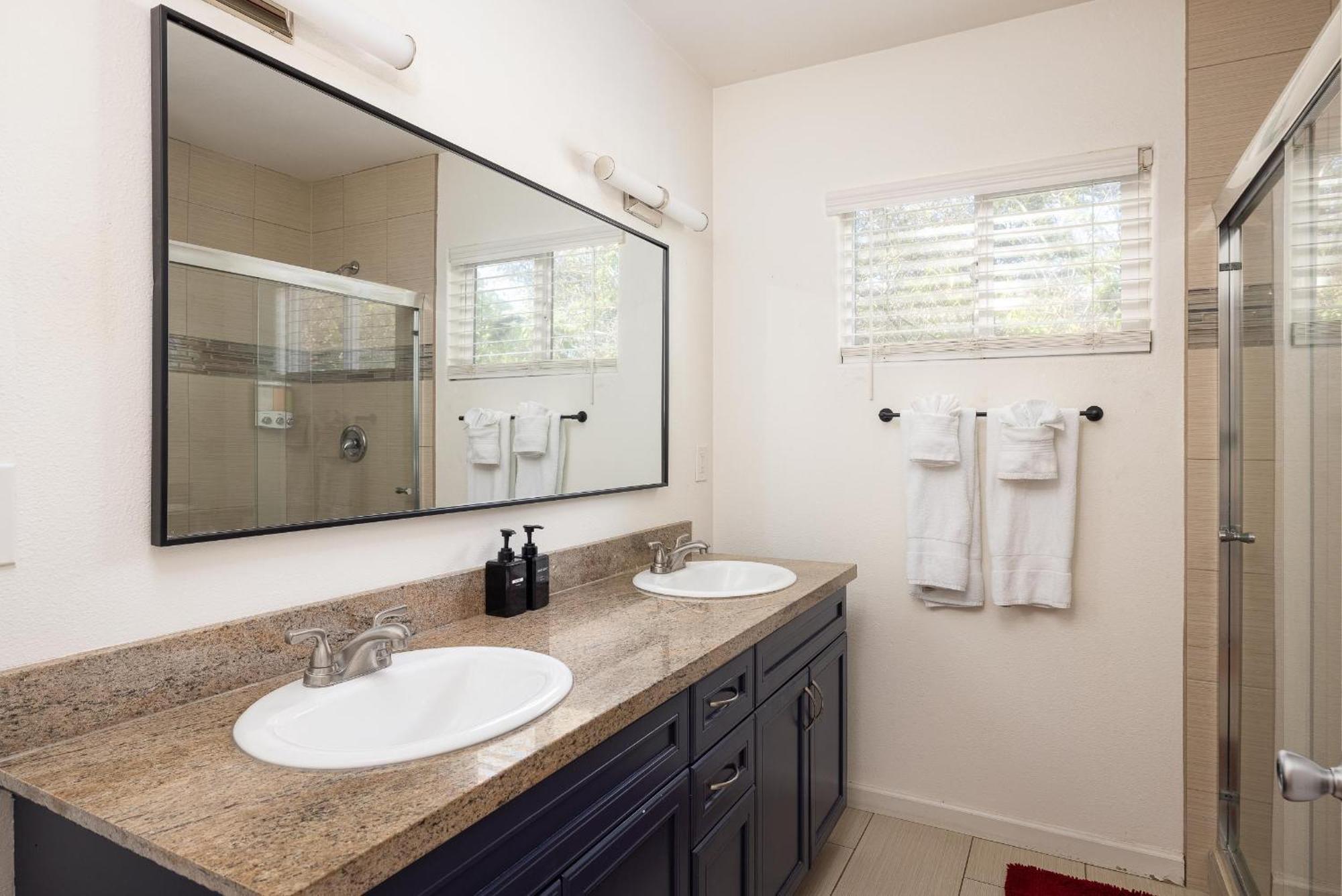 Modern Retro Close To Dt, Zoo, Parking, Hot Tub Holiday home
