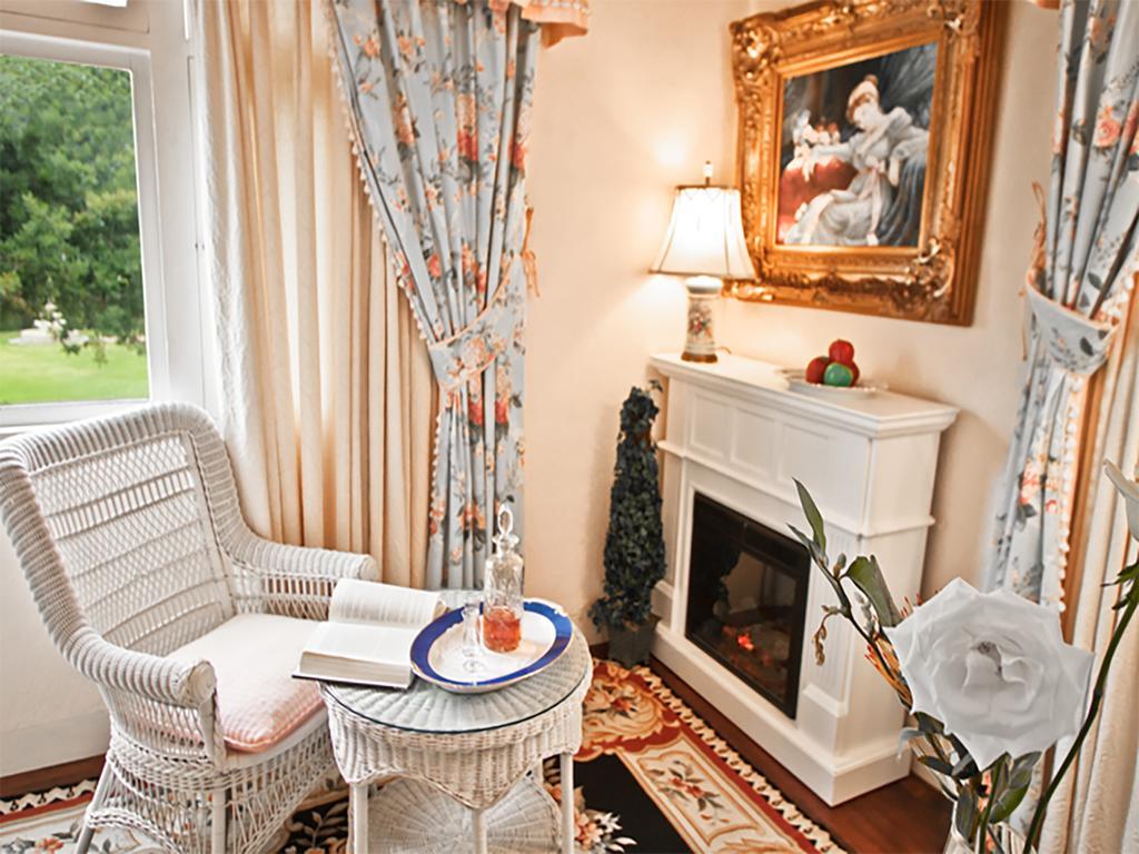 The At La Jolla Bed & Breakfast San Diego