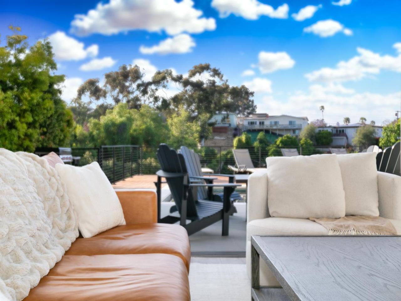 Luxury Pool Haven Scenic Views And Summer Fireworks Villa