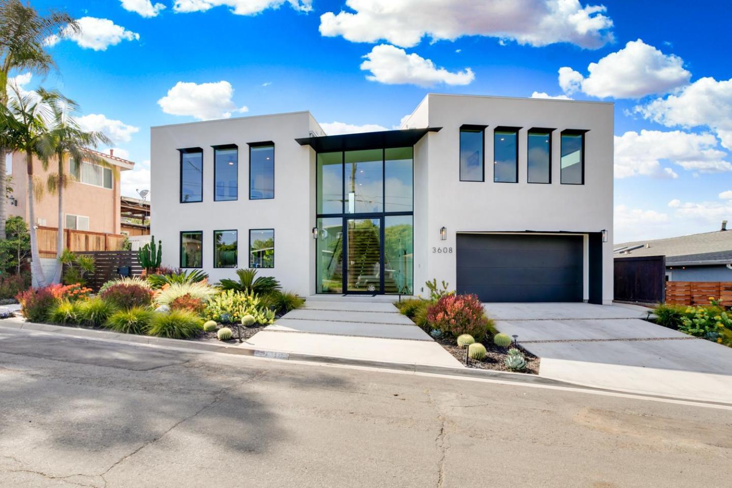Luxury Pool Haven Scenic Views And Summer Fireworks Villa