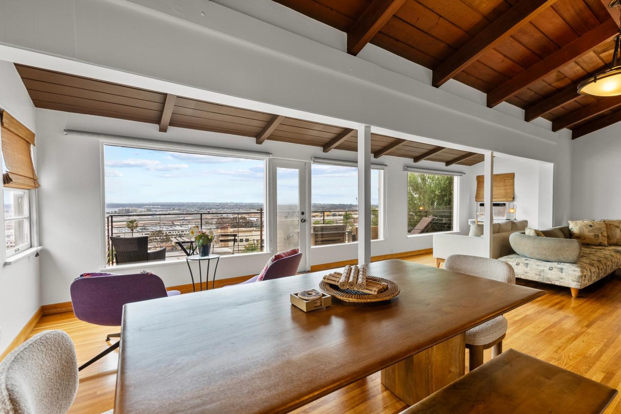 26' Sundeck Ocean Panoramic Views With Ac Fast Wifi -902mbps *