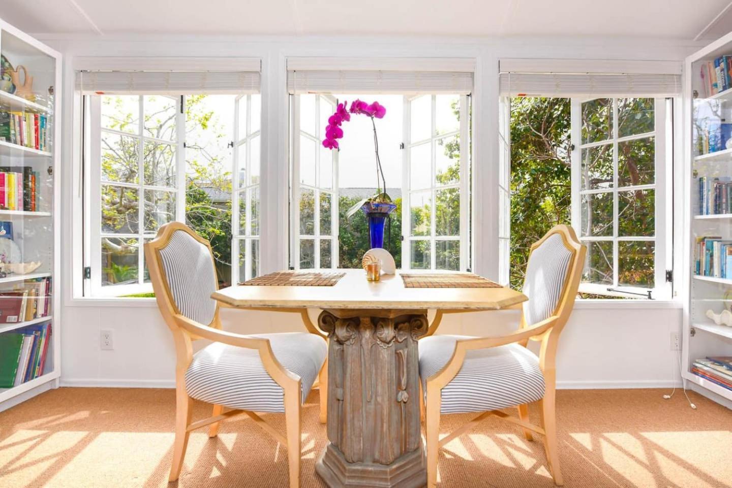 Guest house Charming Seashell Overlooking Secret Gard San Diego