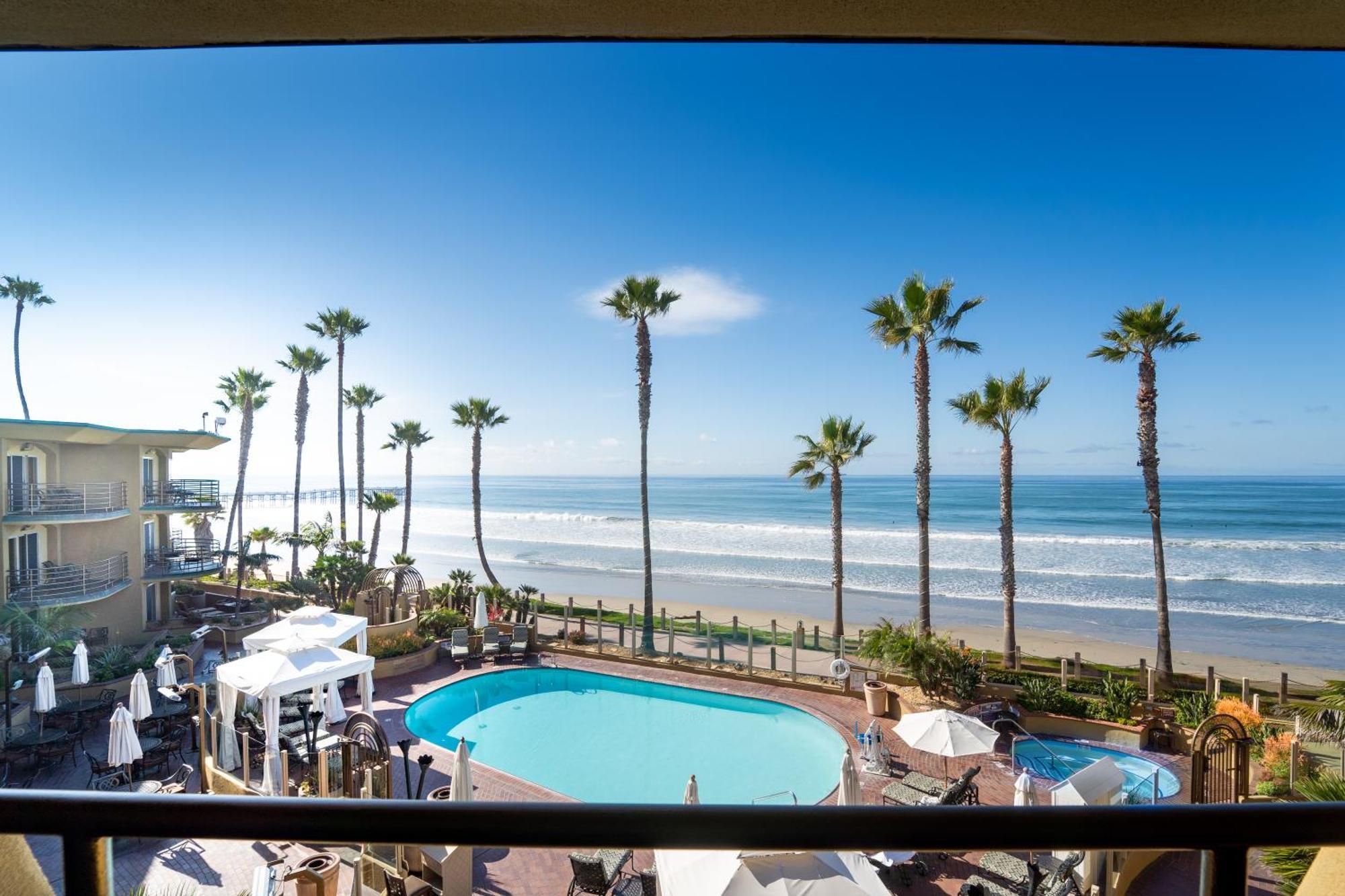 Pacific Terrace Hotel 4*