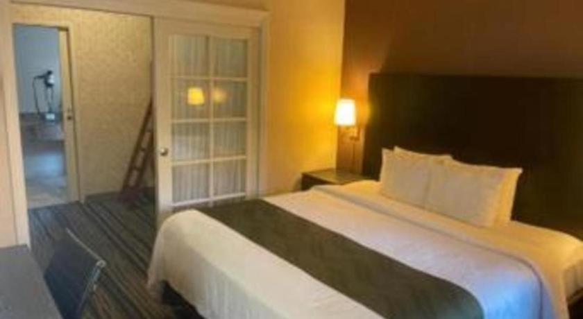 Ramada By Wyndham San Diego