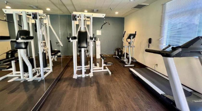 Ramada By Wyndham Hotel 2*