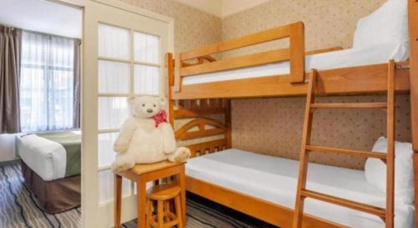 Ramada By Wyndham 2* San Diego