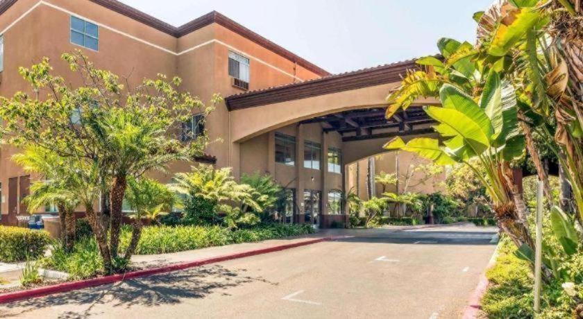Ramada By Wyndham Hotel