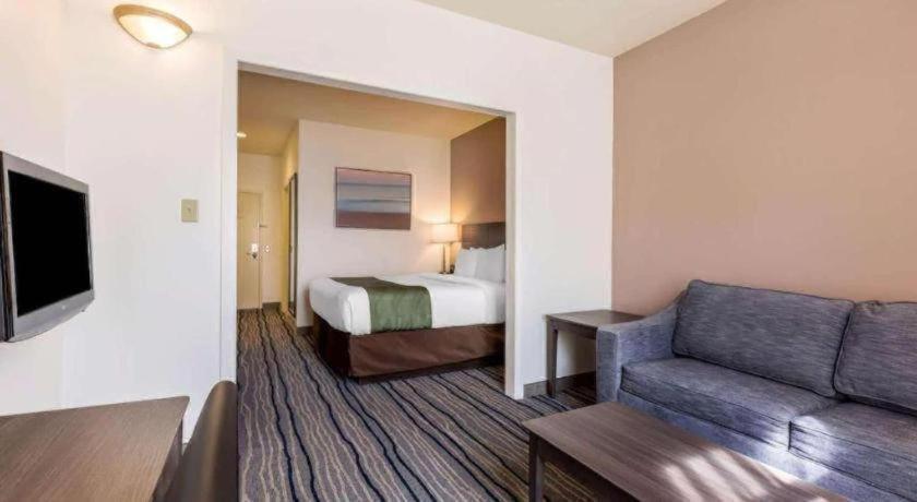Ramada By Wyndham Hotel 2*
