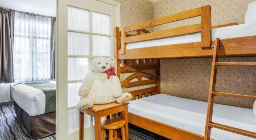 Ramada By Wyndham 2* San Diego