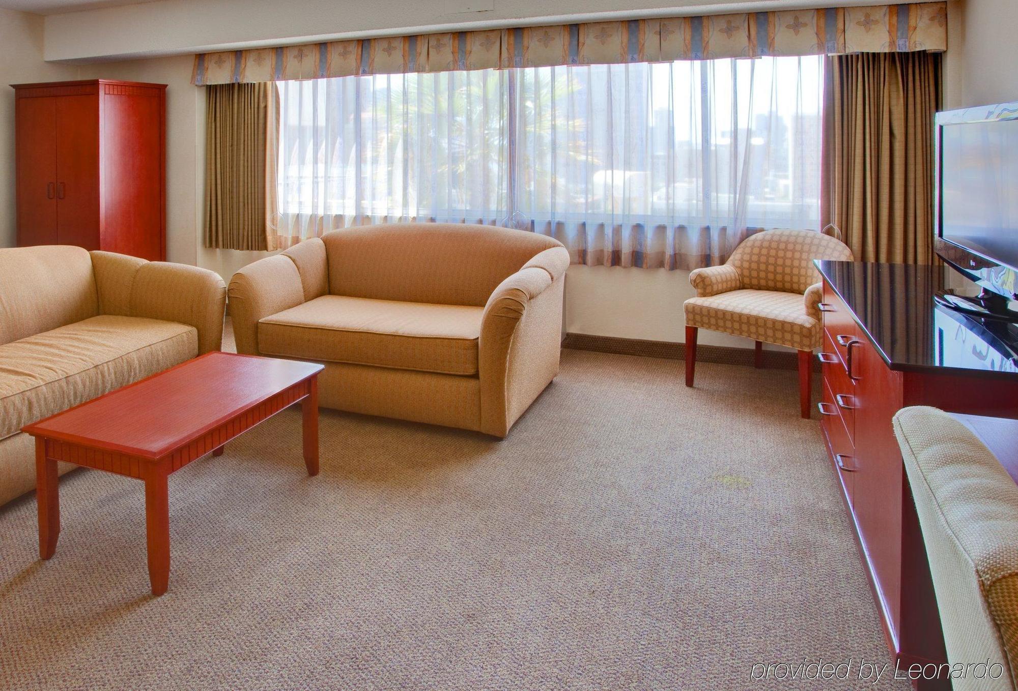 Express - Downtown By Ihg Hotel 3*