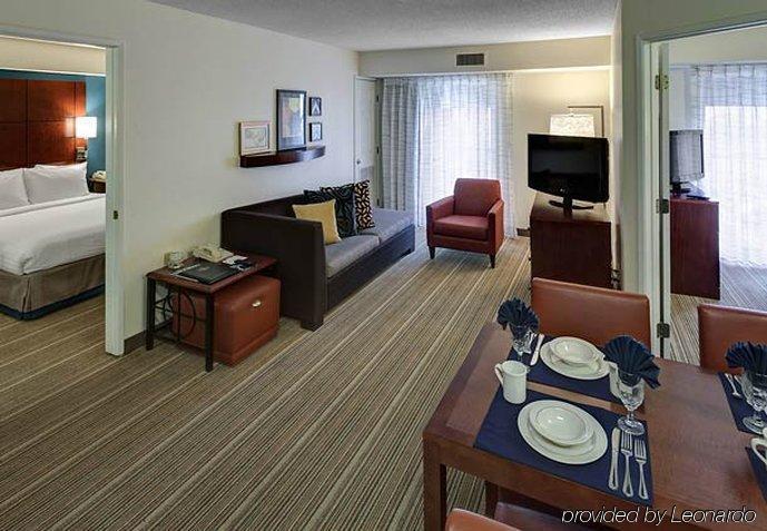 Hotel By Marriott Downtown 3*