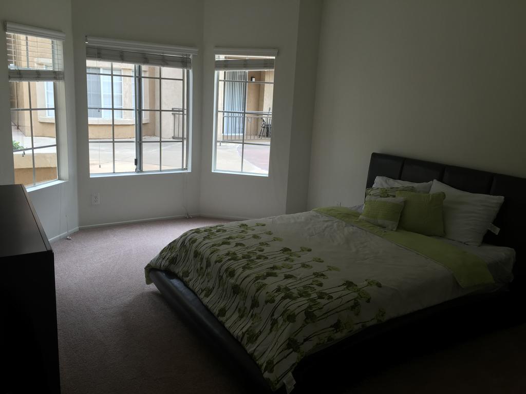 Apartment Awesome Mission Valley 2 Bedrooms Mc1