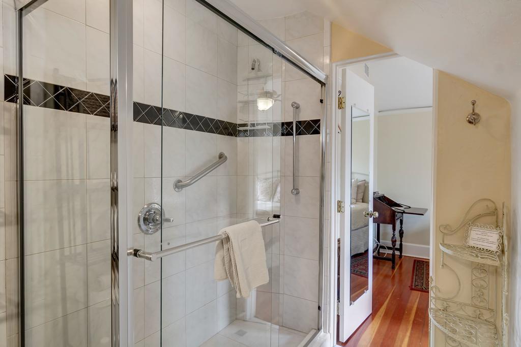 Inn Hillcrest House Bed & Breakfast