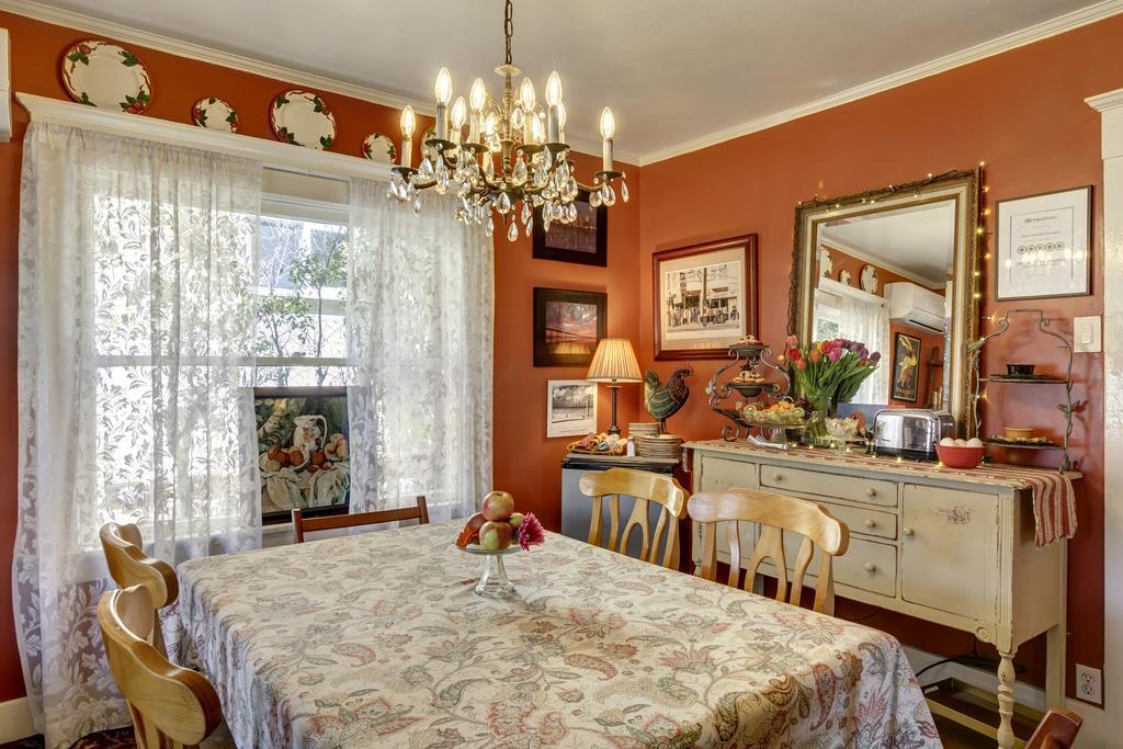 Hillcrest House Bed & Breakfast Inn San Diego