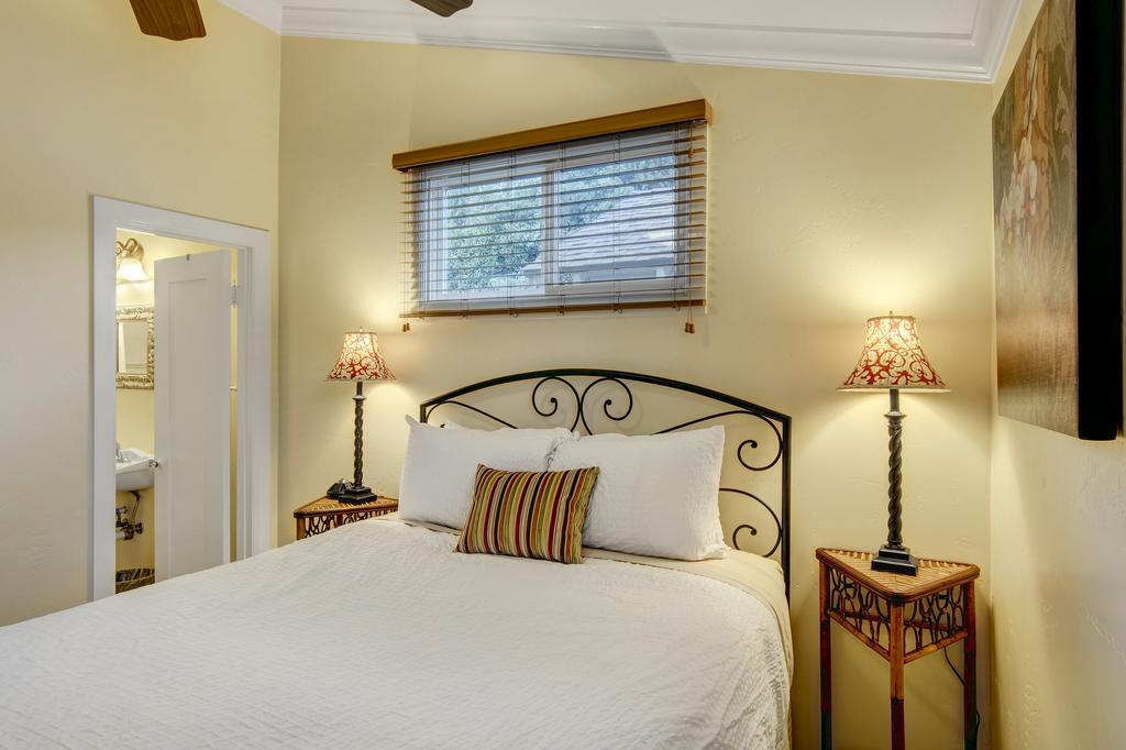 Hillcrest House Bed & Breakfast 3*