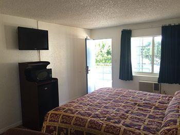 Parkside Hotel 2*