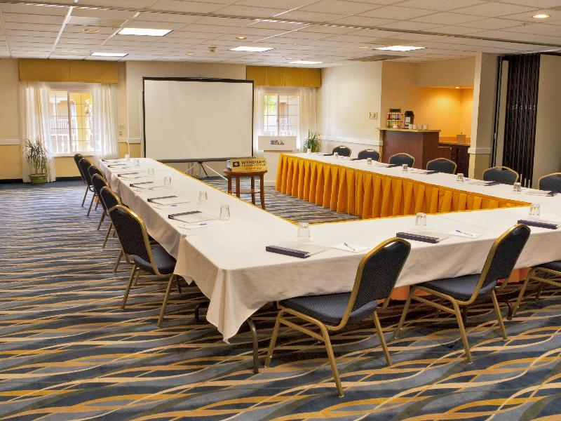Hotel Wyndham Garden 3*