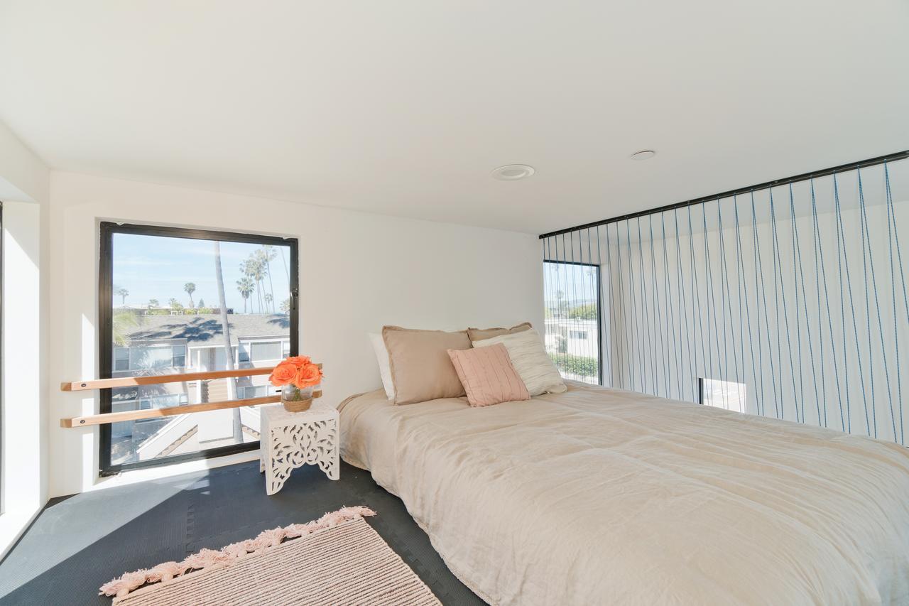 Modern Steps To The Holiday home San Diego