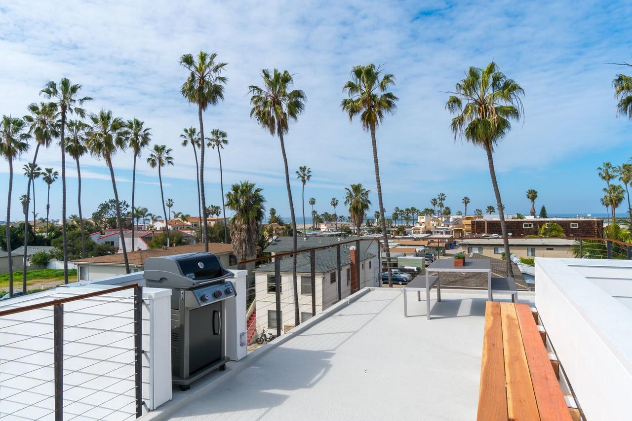 Holiday home Steps To The Beach, Rooftop Deck San Diego