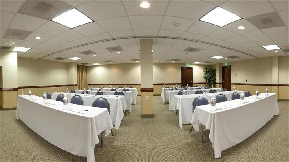 Express - Downtown By Ihg Hotel 3*