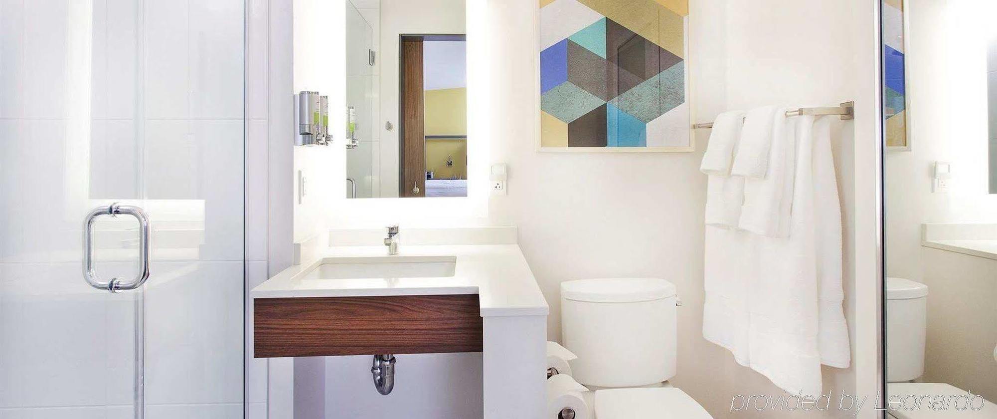 Staypineapple, Hotel Z, Gaslamp San Diego Hotel