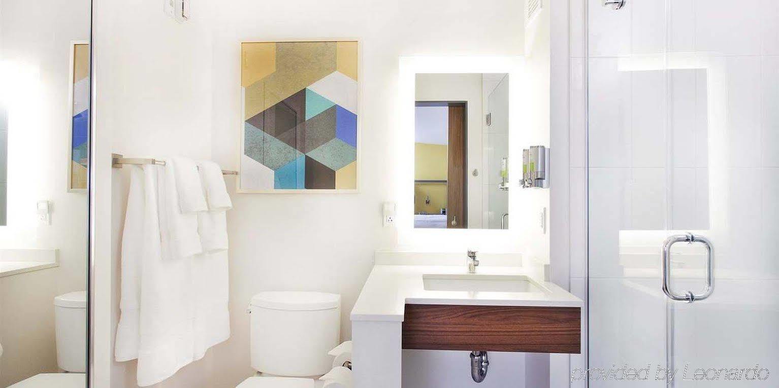 Staypineapple, Hotel Z, Gaslamp San Diego Hotel