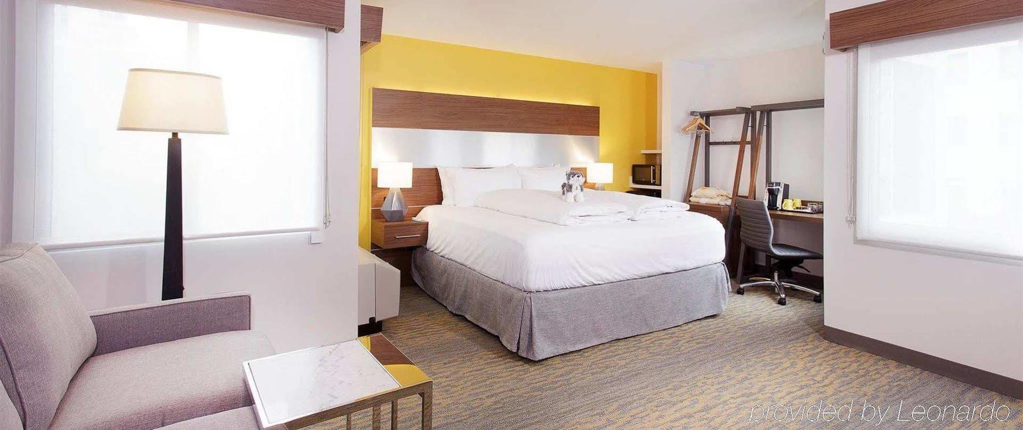 Staypineapple, Hotel Z, Gaslamp San Diego