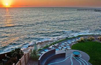 House By The Ocean *