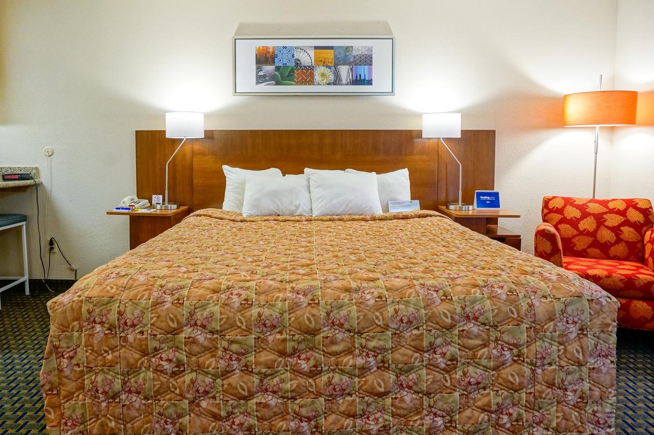 Days By Wyndham Mission Valley-sdsu Hotel 2*