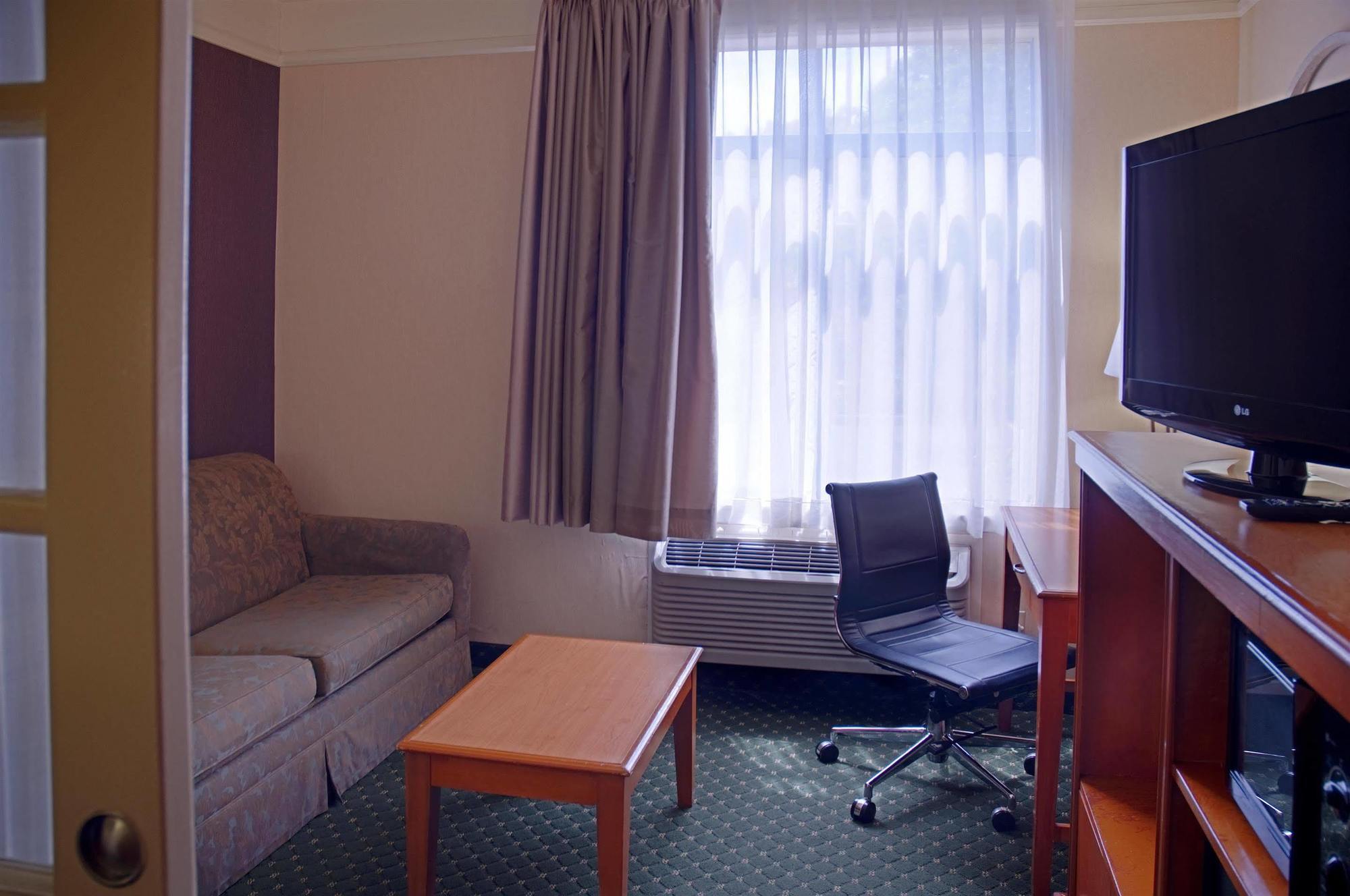 Hotel Ramada By Wyndham 2*