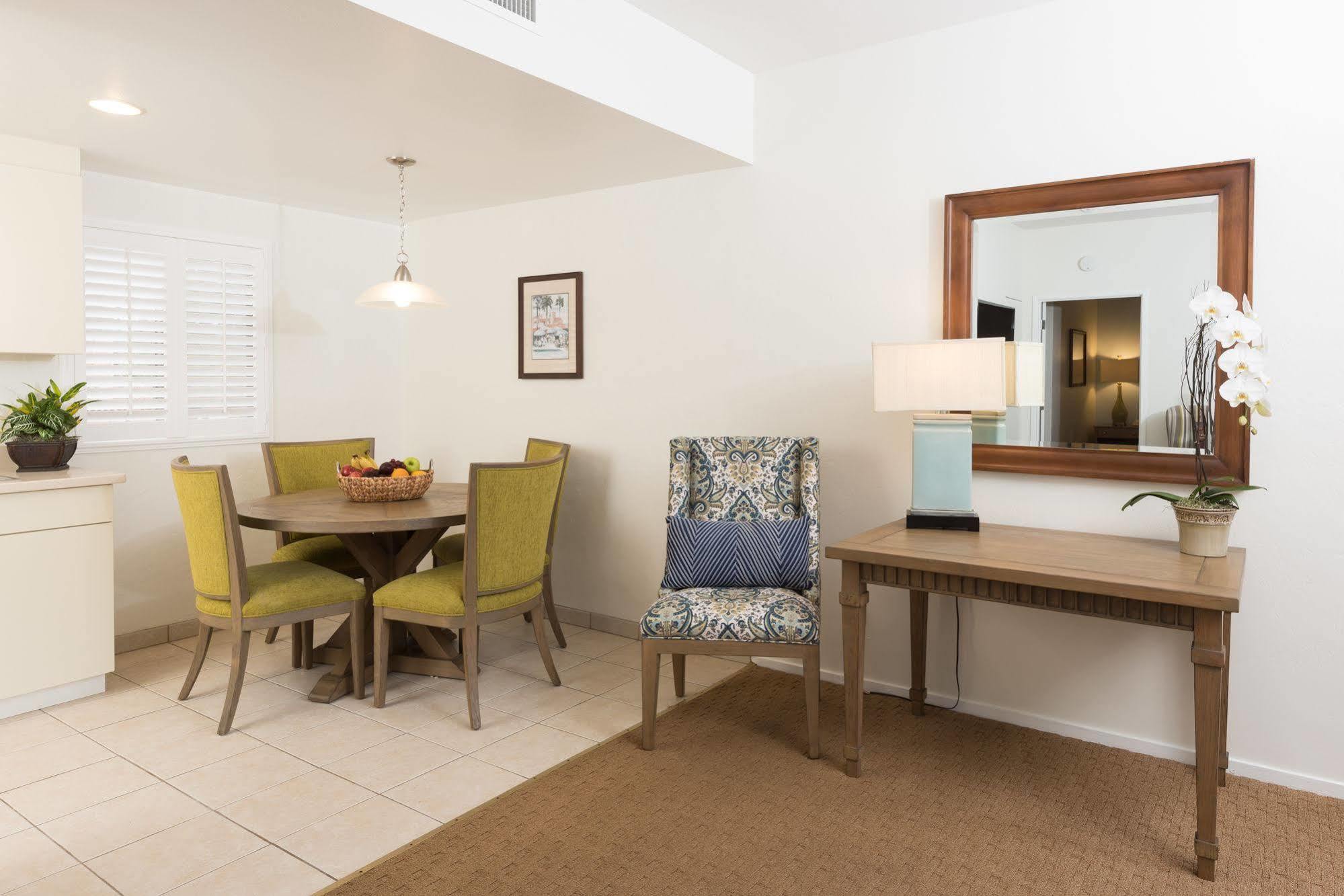 La Jolla & Tennis Club 4*