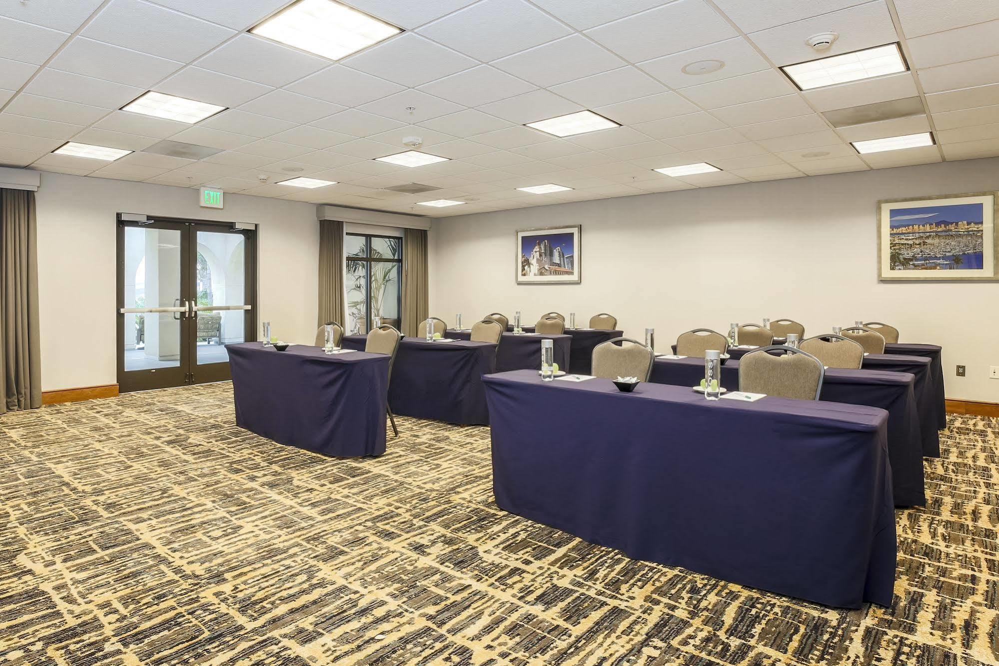 Homewood By Hilton Airport-liberty Station 3*