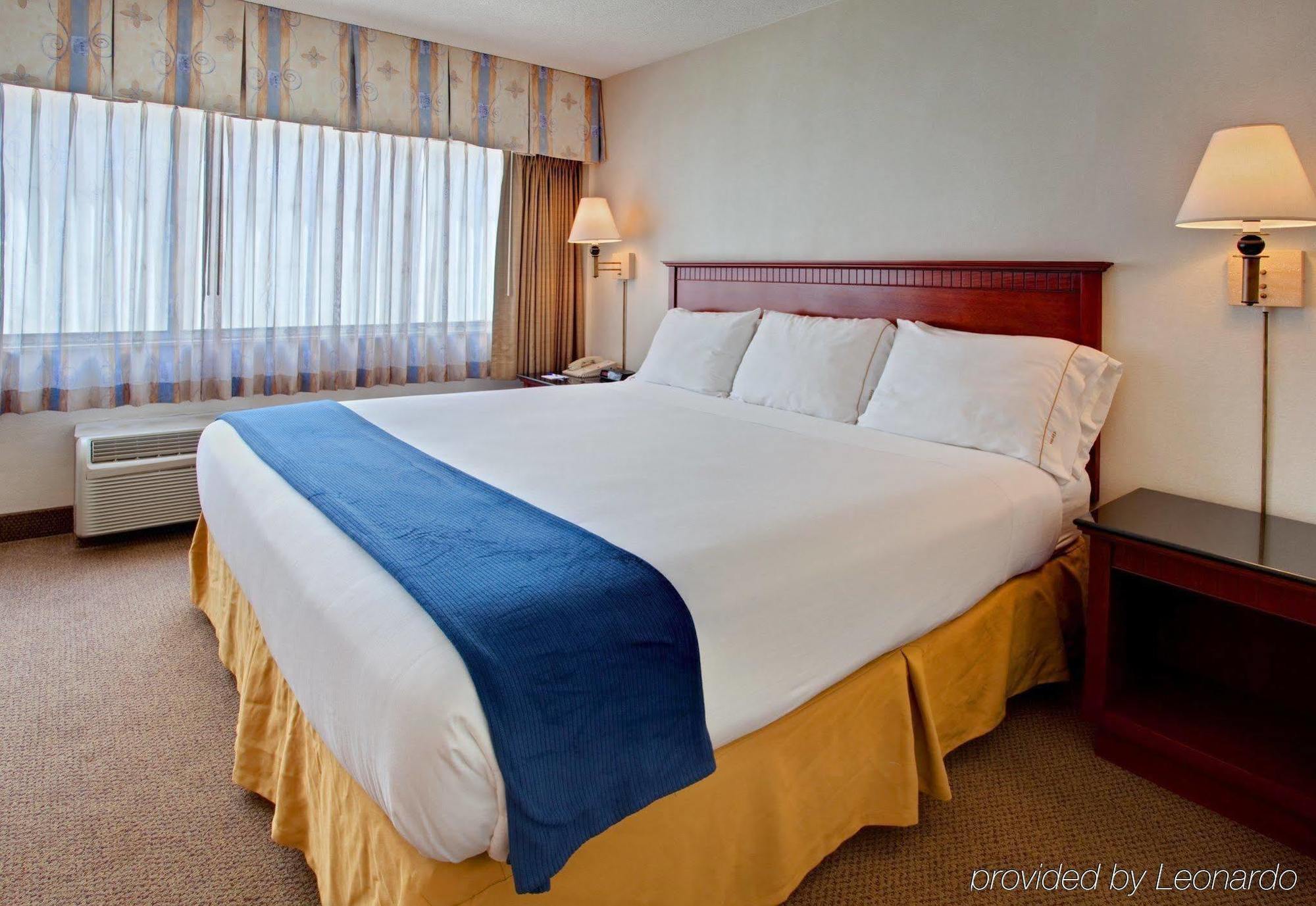 Hotel Express - Downtown By Ihg San Diego