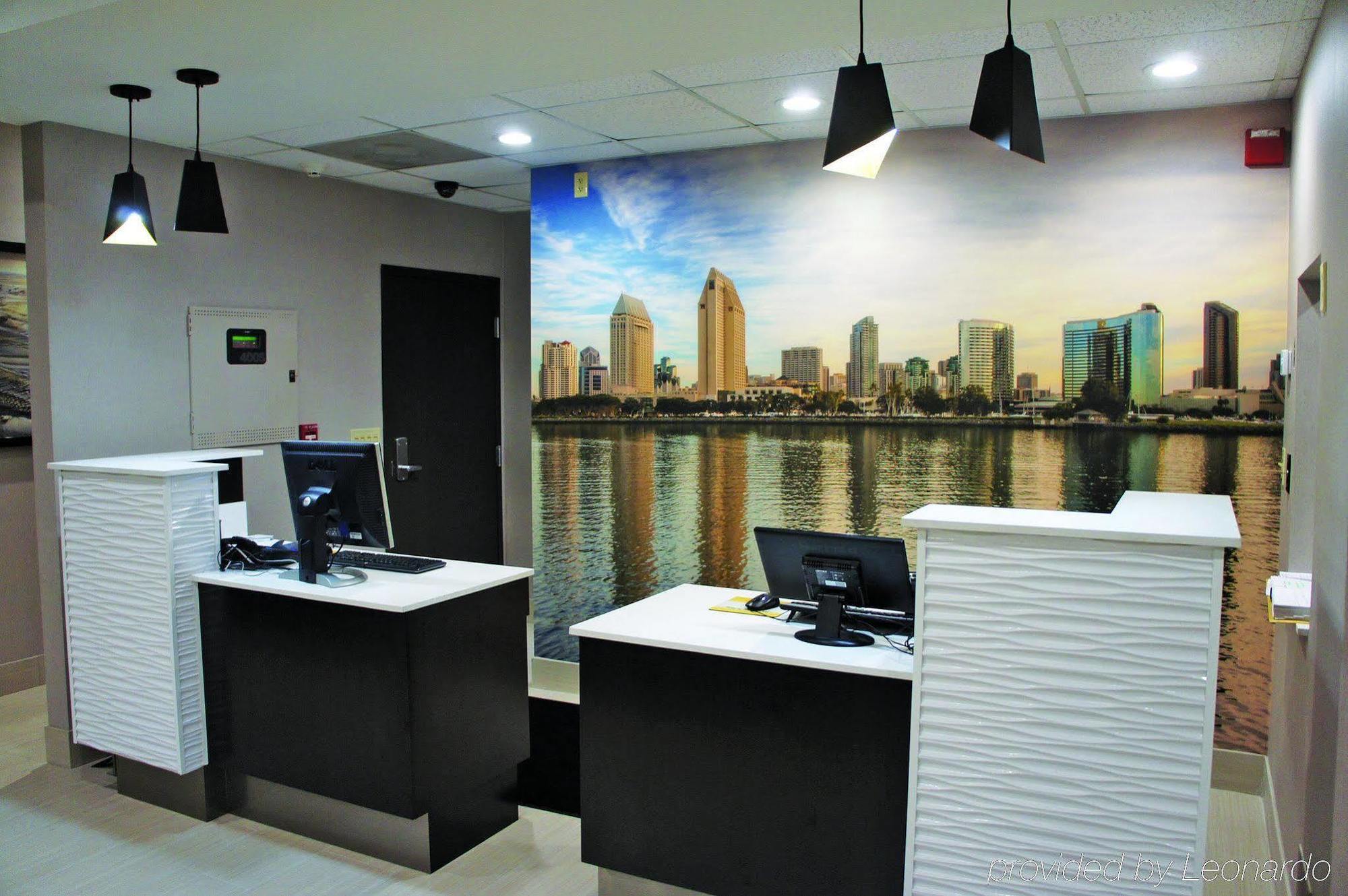 Mission View & Sea World - Zoo Hotel